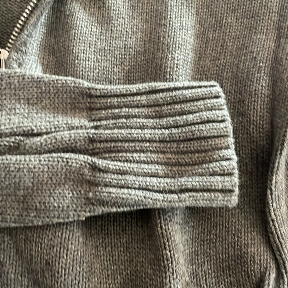 Ralph Lauren Gray Sweater with Pink Logo - Picture 4 of 6